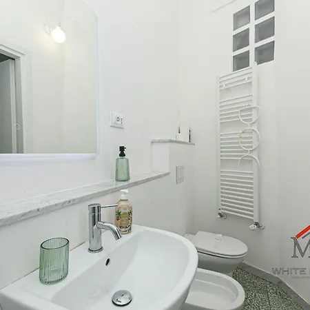 Giglio House By Ml White House * ジェノヴァ