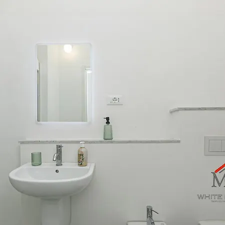 Apartman Giglio House By Ml White House